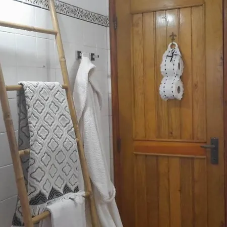 Casa Amarela Проживание в семье Эшмориш